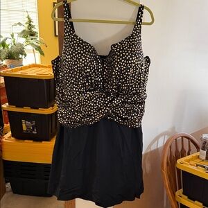 Black and Gold Polka Dot Plus-size Swimsuit Dress